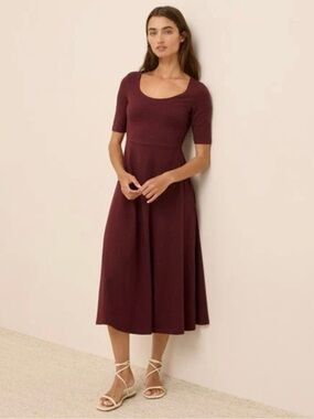 Like New. Pact Organic cotton Fit & Flare Signature Scoop Dress maroon. XL